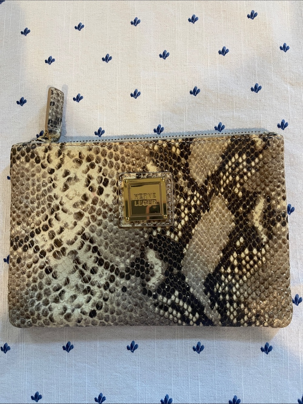 Preloved Herve Leger great condition clutch